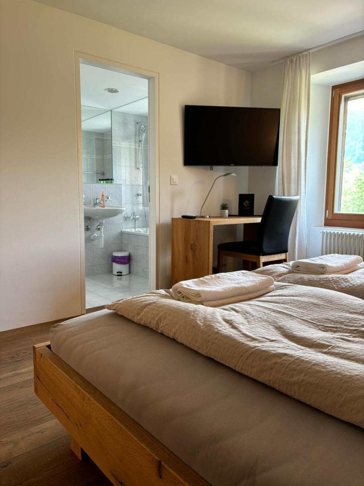Landgasthof Zum Glenner Ilanz/Glion Ngoại thất bức ảnh